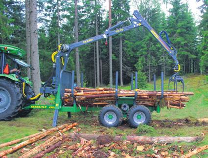 11 FARMA 6.3/6.7-10F opcja 4WD Przyczepa FARMA T10F pod wieloma względami przypomina mniejsze modele.