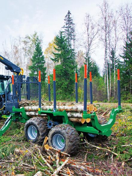 z napędem hydraulicznym, oponami 500/55x17 Trac, czterema ramami poprzecznymi, w tym dwoma demontowanymi.