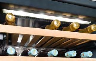 Butelki przechowywane jedna na drugiej maksymalnie wykorzystują przestrzeń w urządzeniu. Wygodny system opisywania z klipsami, gwarantuje szybki i przejrzysty przegląd przechowywanych win.