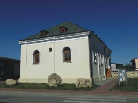 Krótka historia Atrakcje Neobarokowy kościół parafialny w Józefowie odzyskuje prawa miejskie. Ostatnie 10 lat to proces metamorfozy miejscowości.