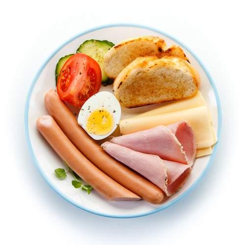Dlaczego warto jesc sniadanie? Zapewnia Zdrowie Rano odbywa się wzmożone wydzielanie soków żołądkowych, dlatego niedostarczanie pokarmu może być czynnikiem ryzyka rozwoju wrzodów żołądka!