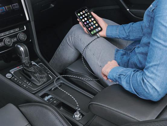 CarStick LTE 539 zł 000 051 409 E 127 zł 000 051 443 D DUCI Volkswagen podwójna ładowarka USB Volkswagen DUCI (Double-USB-Charger-Insert) umożliwia szybkie ładowanie urządzeń mobilnych przez