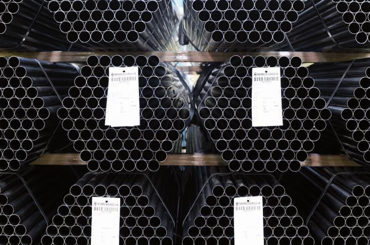9 Rury kwadratowe, precyzyjne, spawane, ze stali węglowej Square carbon steel welded precision tubes RURY KWADRATOWE EN 10305-5 S2, S3, S4 Square tubes EN 10305-5 S2, S3, S4 ciężar weight kg/m