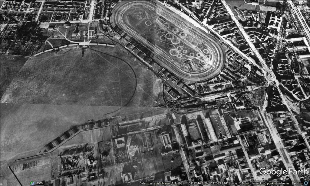 ie w za s r a Rok 1935 W w r1 n Zdjęcie lotnicze Pola c y zn c i Mokotowskiego widoczny
