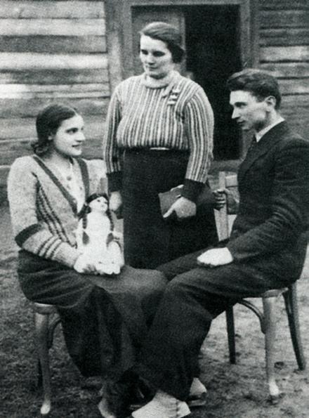 Stanisław Sojczyński z żoną i teściową, ok.
