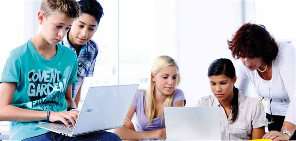Warsztaty i spotkania umożliwiają nauczycielom rozwijanie własnej ścieżki innowacyjności w dziedzinie praktyk lekcyjnych z wykorzystaniem Chromebooków Acer i aplikacji Google.