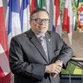 niebieskich. Może uda nam się znaleźć odpowiedź na niektóre z najbardziej fundamentalnych pytań ludzkości, takich jak: Skąd pochodzimy? Czy gdzieś indziej we Wszechświecie istnieje życie?