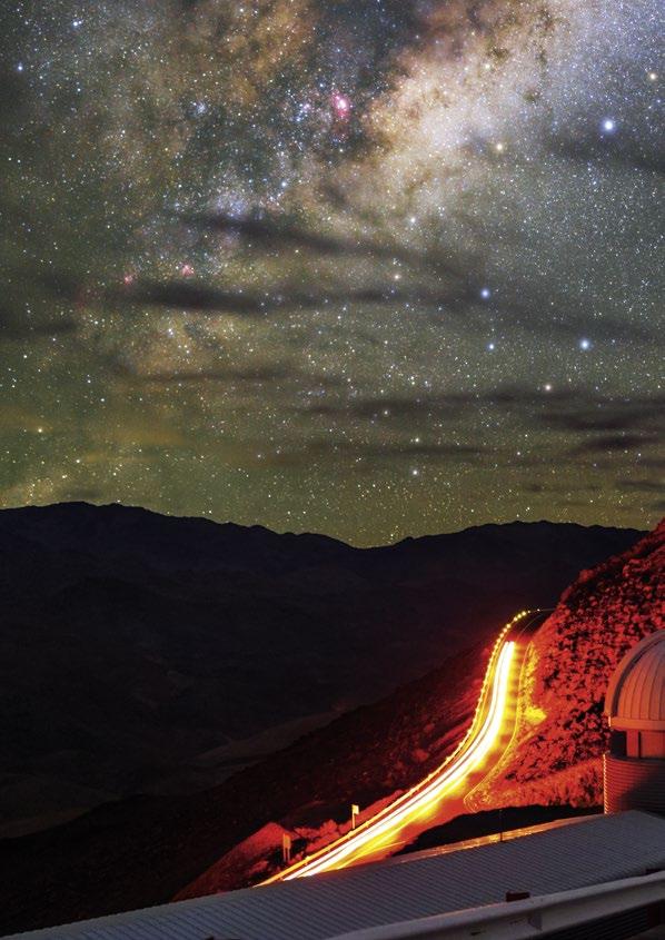 La Silla Obserwatorium La Silla, położone 600 km na północ od Santiago w Chile, na wysokości 2400 metrów n.p.m., jest twierdzą ESO od lat 60. ubiegłego wieku.
