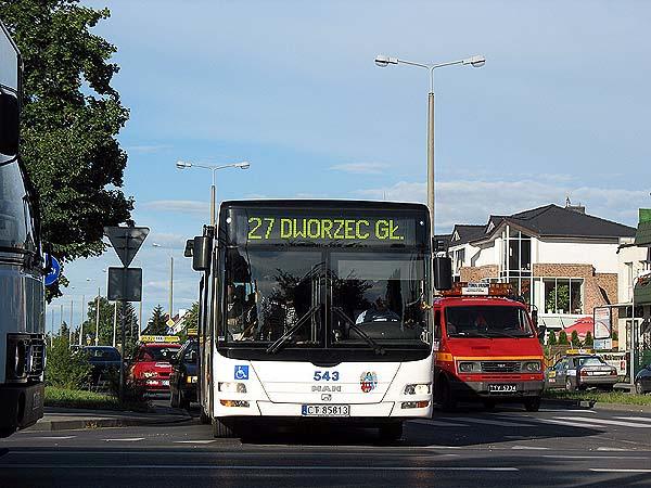 transportu szyn. Z boku wyłania się DAB z Connexu.