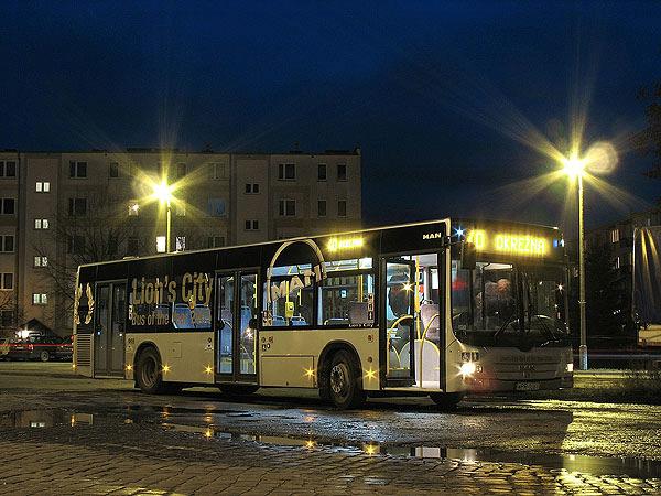 Z pętli do pętli komunikacyjna majówka Kolejny objazd w Kaszczorku elki na torach Od 23 maja 2007 roku na trasie do Kaszczorka obowiązuje kolejny objazd. Zamknięto dla ruchu fragment ul.