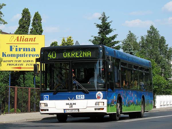 Adrian Giza Na zajezdni: MAN NL283 W roku 2003 toruńskie MZK zdecydowało się na zakup 3 autobusów MAN NL283. Rok później zakupiono kolejnych 8.