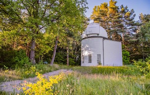 Frombork Park Astronomiczny Park Astronomiczny znajduje się w odległości około 2 km od Fromborka, na wzniesieniu zwanym Górą Żurawią.