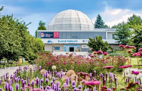 Olsztyn Planetarium astronomiczne Olsztyńskie planetarium zostało otwarte w 1973 roku, w pięćsetną rocznicę urodzin Mikołaja Kopernika. Należy do grona największych planetariów w Polsce. fot.