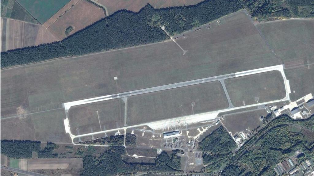 V. Charakterystyka Lotniska Warszawa/Modlin (WMI) Stan istniejący Droga startowa: 2 500 m