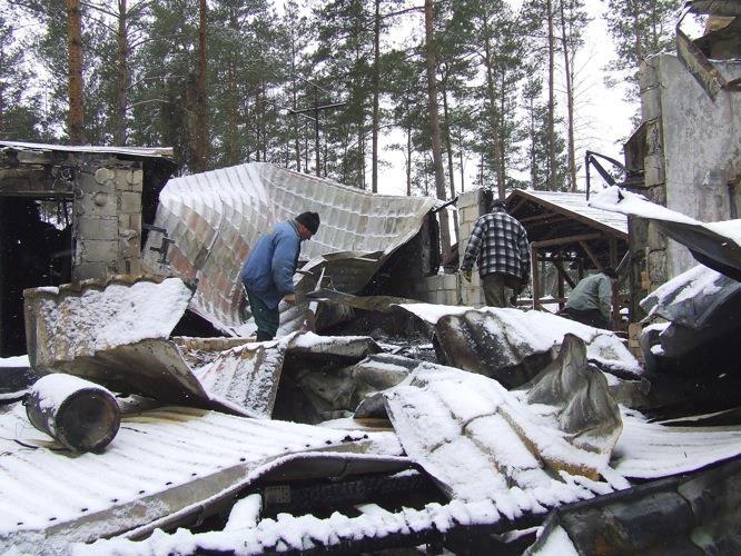 WYBRANE AKCJE RATOWNICZO-GAŚNICZE NA TERENIE POWIATU BYTOWSKIEGO W ROKU 2010 r: 1. Dnia 2 stycznia 2010 r. godzina 23.34 miejscowość Sominy gmina Studzienice Pożar budynku gospody oraz odległej o ok.