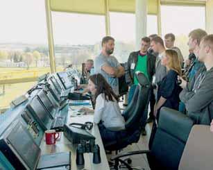 Koło Naukowe Elektrotechniki w Systemach Transportowych skupia studentów, którzy interesują się projektowaniem i eksploata - cją systemów trakcyjnych oraz zagadnieniami systemów zasilania w