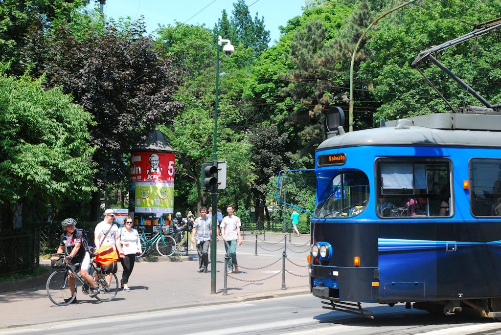 Monitoring skrzyżowań tramwajowych MPK SA zrealizowało projekt polegający na montażu obrotowych kamer na 5 głównych skrzyżowaniach tramwajowych w centrum Krakowa.