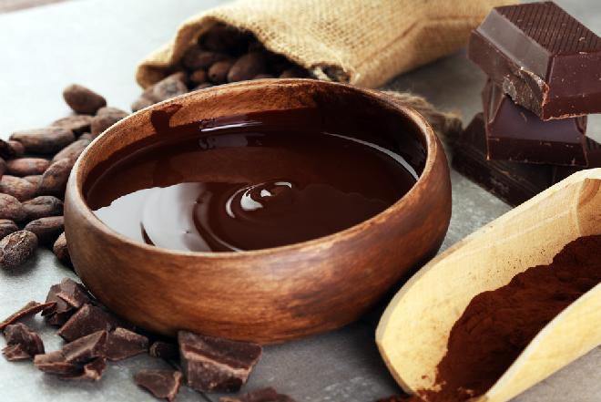 Świetlicowy przepiśnik Wyśmienita czekolada Jeśli tak jak my, jesteście miłośnikami czekolady, przygotujcie ten smakołyk w domu. Składniki : 1 szkl. mleka w proszku 2 szkl.