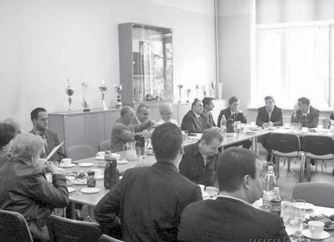 W ogromnym skrócie chciałabym Państwu przedstawić nasze działania minionego roku. Budżet Osiedla św. Łazarza w roku 0 wynosił zł. Od kilku lat największy udział wydatków stanowią zadania inwestycyjne.