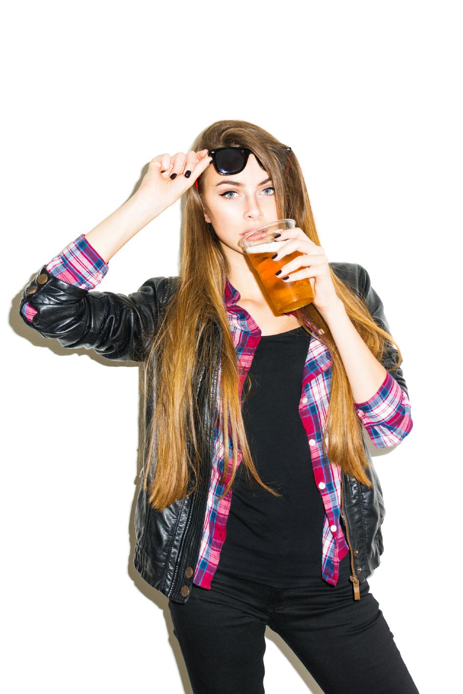 Mężczyźni (18-25 lat) Kobiety (18-25 lat) Tylko dla 46% pań z pokolenia Milenialsów piwo jest alkoholem pierwszego wyboru Dla 4 z 5 Milenialsów piwo jest alkoholem pierwszego wyboru, na wódkę