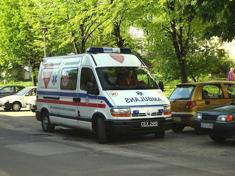 Pojazd uprzywilejowany pojazd wysyłający sygnały świetlne w postaci