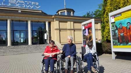 Czerwiec 1 czerwca mieszkańcy Domu: Zborowska H., Dechnik A., Kuza E.