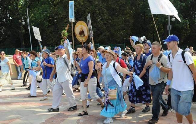 DUCHOWE PIELGRZYMOWANIE DOŁĄCZ DO PIELGRZYMÓW Szczególną formą pielgrzymowania może być pielgrzymka duchowa. Na czym ona polega oraz kto może w niej wziąć udział?