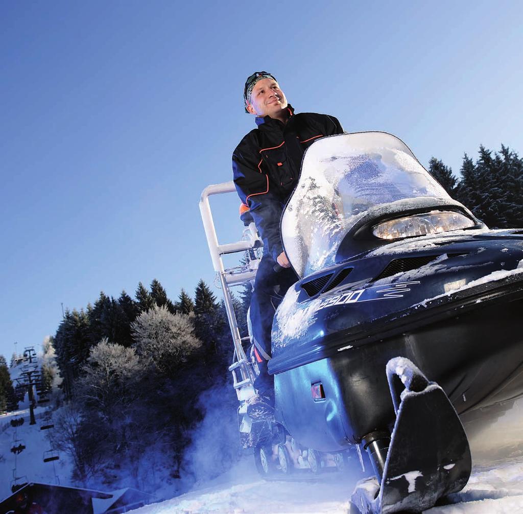 OUTDOOR ZIMA Z ODWAGĄ PRZEZ MRÓZ Kiedy na zewnątrz panuje mróz, wieje lodowaty wiatr, a dzień jest krótki bohaterowie dnia powszedniego stoją przed szczególnym wyzwaniem.