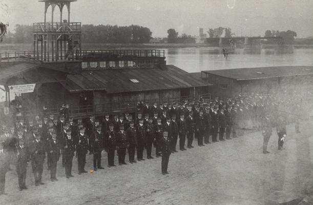 Rozpoczłąlem poszukiwania w źródłach filatelistycznych i historycznych wojny 1920 roku oraz w historii WTW.