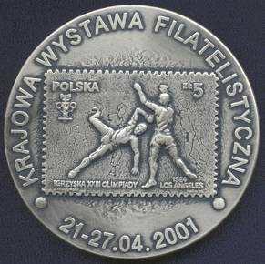 materiałów lokalnych.