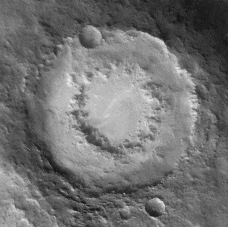 Hieronim HURNIK 45 Fig. 9. Krater Lowell (http://en.wikipedia.org/wiki/lowell_(martian_crater) Krater ten nazywany jest te frostcrater (krater mroÿny). Temperatura jego dna spada do 100 C.