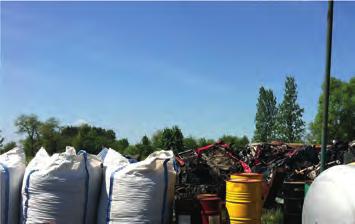 RAPORT O STANIE ŚRODOWISKA WOJEWÓDZTWA LUBELSKIEGO W 2011 roku Odpady Problem wytwarzanych odpadów, zarówno pochodzących z gospodarki komunalnej, jak i z przemysłu jest najbardziej palącym problemem