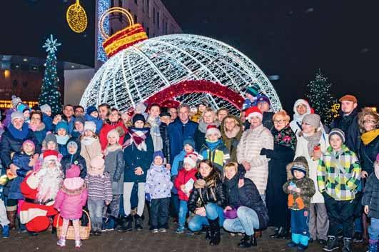 Kultura Zapalenie świątecznej iluminacji przed Urzędem Dzielnicy Targówek Zimowy,
