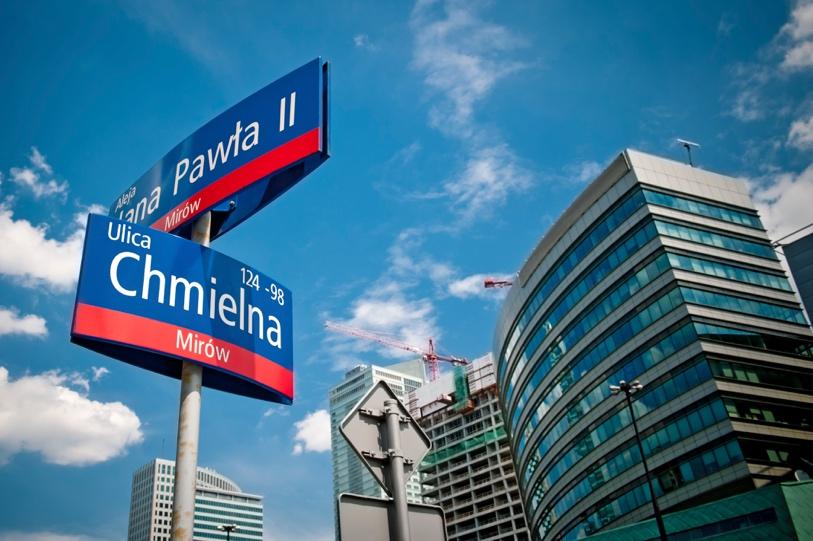 WARSZAWA MEDIANY CEN NA RYNKU PIERWOTNYM I WTÓRNYM TREND ROCZNY ZMIAN CEN rynek pierwotny E-VALUER 217 rynek wtórny E-VALUER 217 BEMOWO 6 929 1% 6 852-1% BIAŁOŁĘKA 6 41 4% 6 75 3% BIELANY 8 496 6% 6