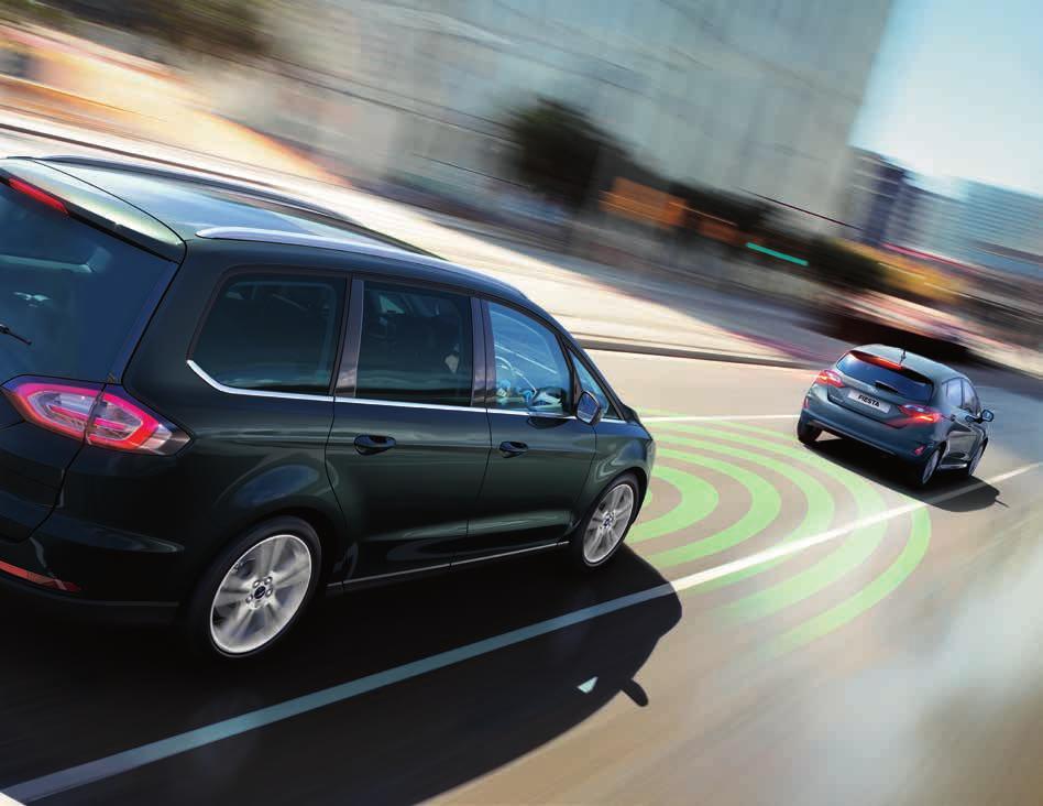 Pre-Collision Assist System wykrywa samochody i pieszych na drodze przed Tobą. Zadaniem układu jest monitorowanie sytuacji i ostrzeganie o możliwej kolizji.