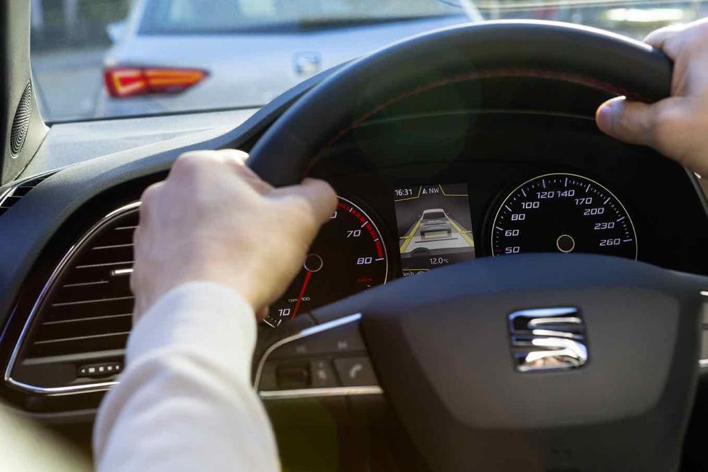 Systemy wspomagające kierowcę Reference Style Full LED Xcellence FR Funkcja rekomendacji zmiany biegu Tempomat 990 SEAT Leon Wyposażenie System kontroli odstępu Front Assist z funkcją awaryjnego