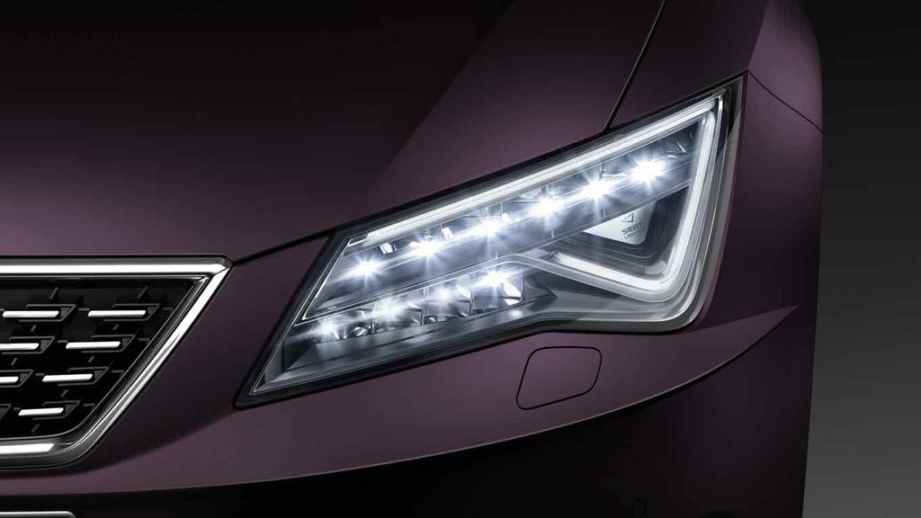 bezprzewodowego ładowania telefonu i wzmacniaczem sygnału 4 857 857 857 857 Pełne tylne światła LED 1 Full link jest kompatybilny z wybranymi modelami telefonów, dostępność Android Auto i Apple Car