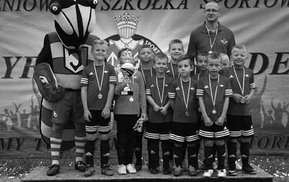 Za nami pierwszy sezon piłkarzy MKS Pogoń Łapy Młodziki i Żaki te dwie drużyny osiągnęły najlepsze wyniki w kończącym się sezonie piłkarskim młodzieżowych drużyn MKS Pogoń Łapy.