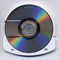 Universal Media Disc Universal Media Disc (UMD) jest formatem dysku optycznego stworzonym przez Sony specjalnie dla konsoli PlayStation Portable.