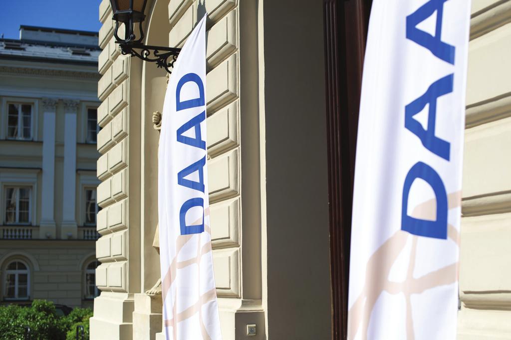 Informacje o DAAD DAAD od samego początku łączy ludzi i świat nauki. Ta obecnie jedna z najważniejszych na świecie organizacji wspierających międzynarodową wymianę akademicką powstała w 1925 roku.