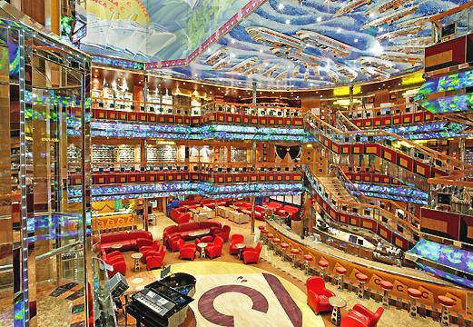 oceany. Wnętrze statku Costa Fortuna zachwyci każdego pasażera. Często odwiedzany przez Gości Buffet Restaurant usytuowany jest na zewnętrznym pokładzie i rozpościera się wokół dwóch basenów.