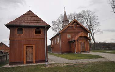 GMINA REPKI ZABYTKI Dwór drewniany z końca XVIII wieku Karskie (obecnie własność prywatna) Dwór murowany z XIX wieku Mołomotki (obecnie własność prywatna) Kościół pw.