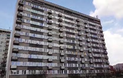 The balcony façade of an eleventh-storey building before and after retrofitting (photo archive of the author) Rys. 5.