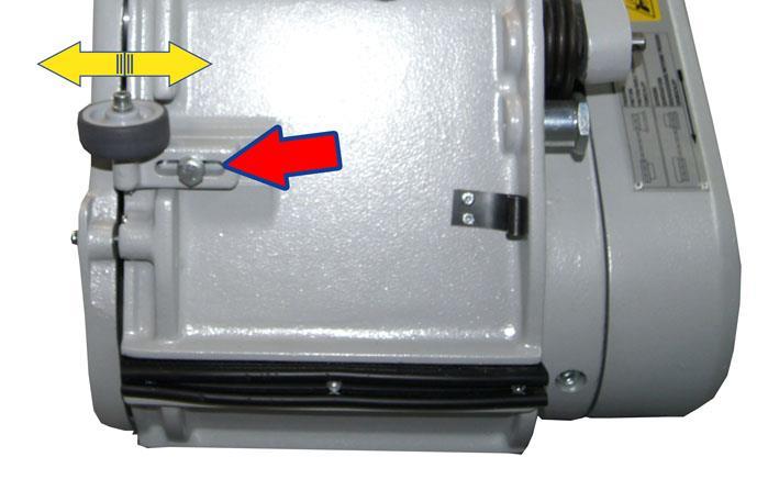 Kółko krawędziowe jest prawidłowo wyregulowane, jeżeli bok maszyny znajduje się ok.
