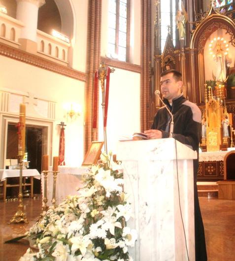 Uroczystość rozpoczęła się Eucharystią, której przewodniczył i homilię wygłosił asystent diecezjalny ks. dr Wojciech Hackiewicz.