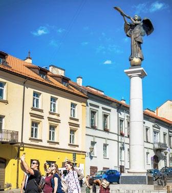 To za jego sprawą dzielnica nienależąca do najpiękniejszych ani do najspokojniejszych została przemieniona w takie Zarzecze, jakie widzimy dzisiaj. 8.