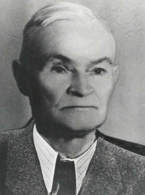 Kazimierz IDASZEWSKI (1878-1965) Dr inż. elektryk, specjalista maszyn elektrycznych, miernictwa elektrycznego i elektrochemii.