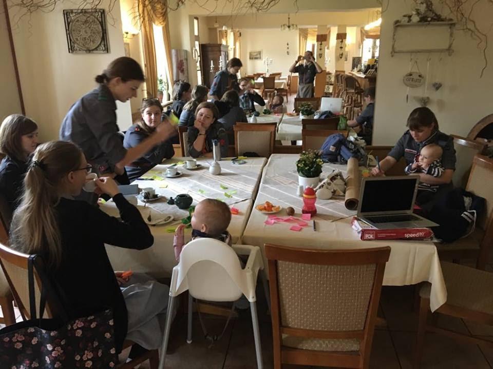 o Program Organizacji Harcerek Skry Niepodległości W roku poprzedzającym rok Jubileuszu odzyskania przez Polskę Niepodległości zadaniem dla Organizacji było stworzenie metodycznej odpowiedzi na