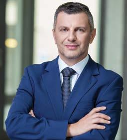 Dr Paweł Ostrowski, Wiceprezes Zarządu Posiada ponad piętnastoletnie doświadczenie w pracy na rynku kapitałowym. Pracował dla takich instytucji finansowych, jak: PKO Bank Polski S.A.