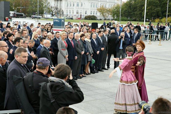 prezentujących ideę wspólnoty i współpracy Polaków na całym świecie oraz